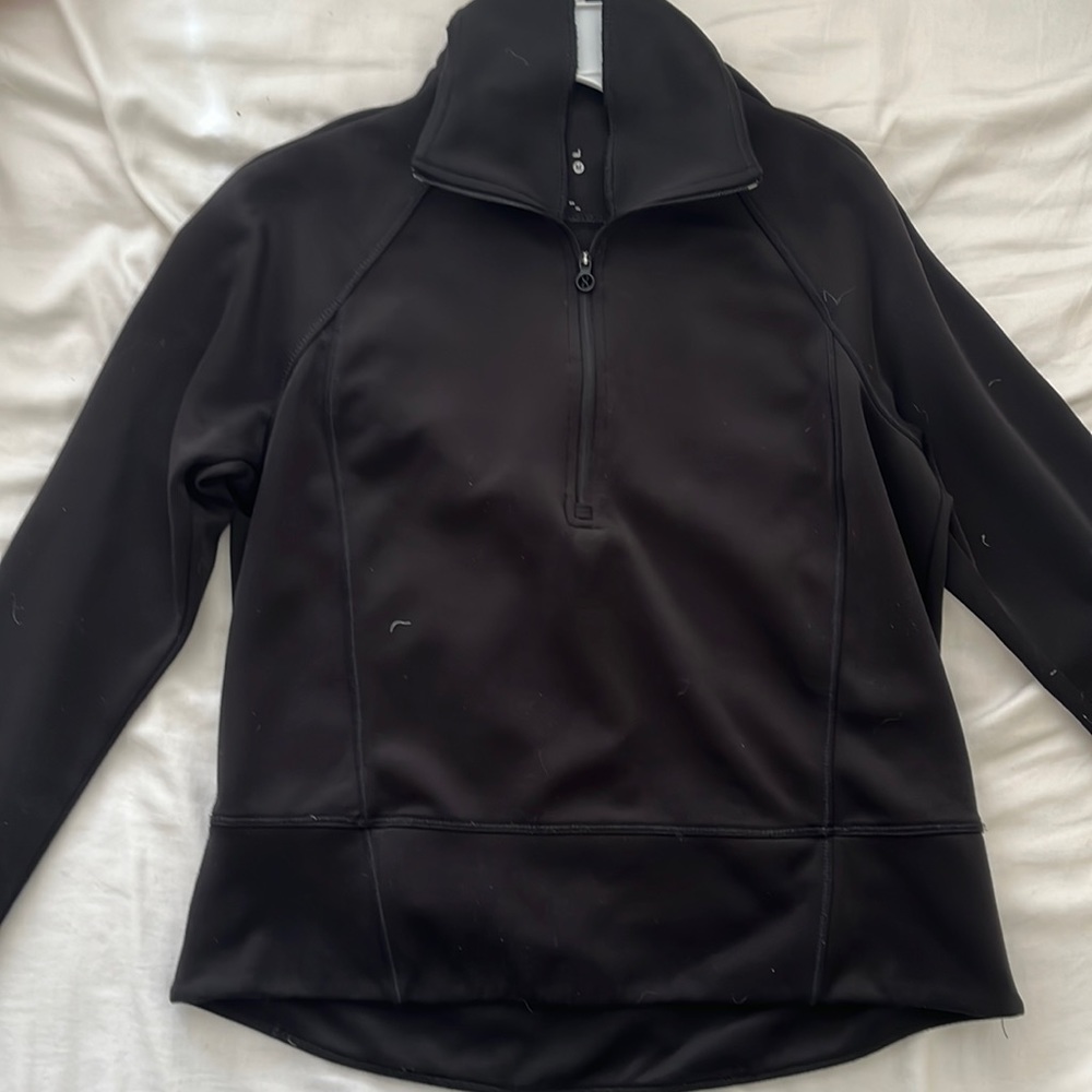 Cute black cropped sweatshirt